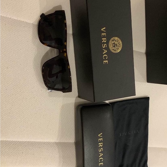 Authentic Versace sunglasses - Picture 2 of 7